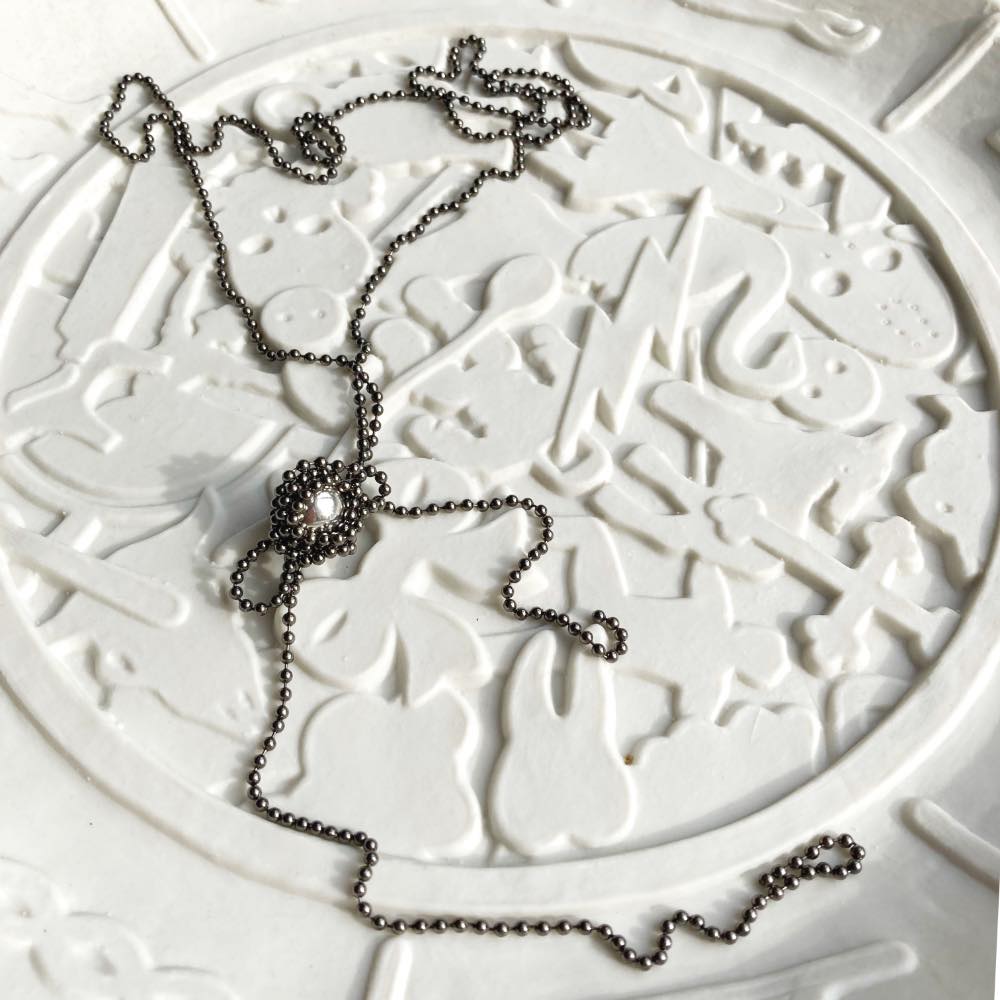 rio magnet necklace by Iris Weyer
