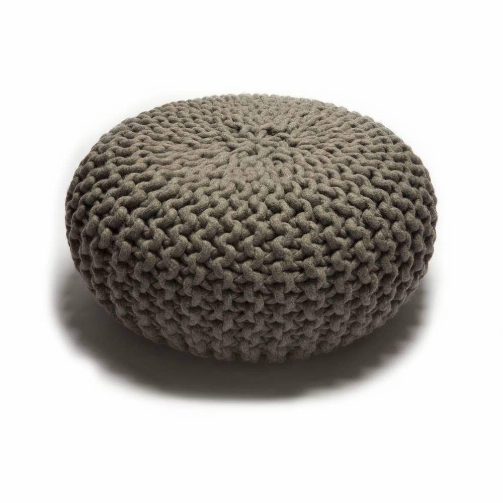 Urchin knitted pouf by Christien meindertsma, thomas Eyck.